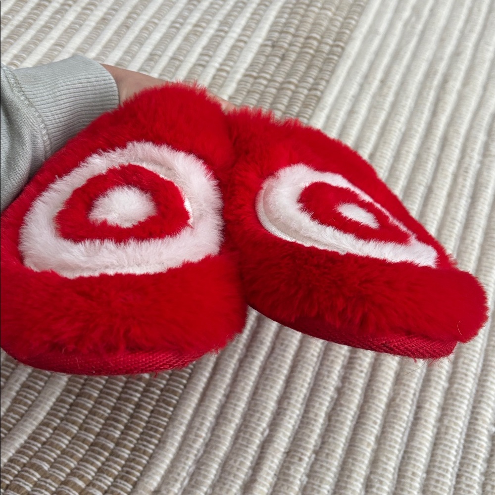 Target Fuzzy Slippers - Picture 5 of 5